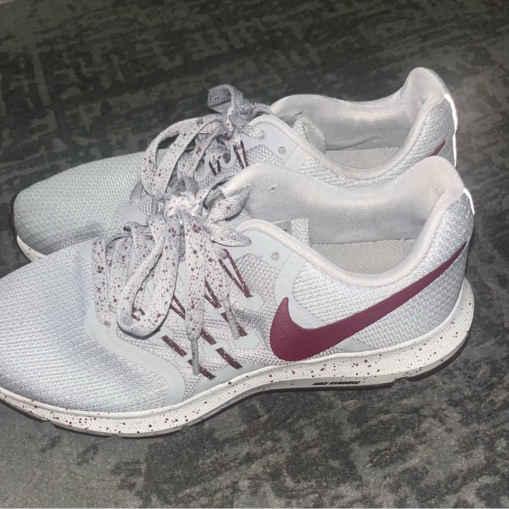 Nike Women's Gray and Purple Athletic Shoes
